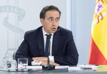 Albares descarta hablar con EEUU