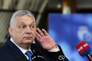 Orbán avisa de que solo apoyará a Ucrania si recibe petróleo