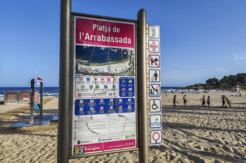 Mueren dos menores tras un accidente en una playa de Tarragona