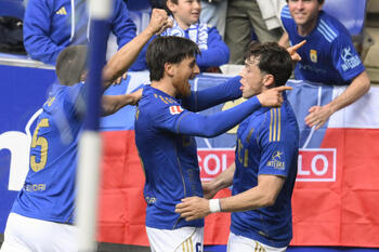 El Oviedo acentúa el drama del Sevilla