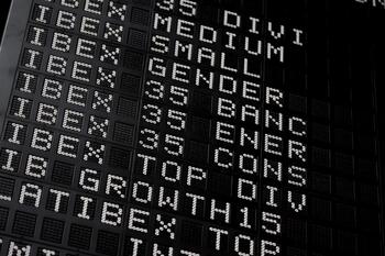 El Ibex 35 mantiene su repunte por encima del 1% en el cierre