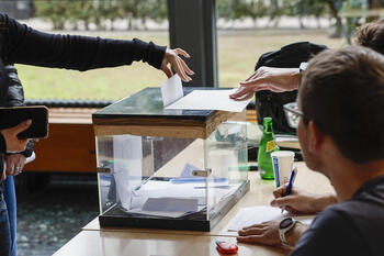 El CIS apunta a una reducción de distancias entre PP y PSOE