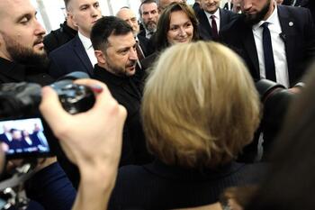 Zelenski defiende no 