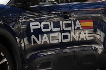 Detenido por retransmitir agresiones sexuales a su hija menor