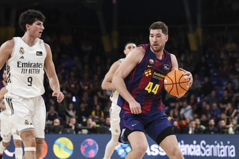 El Real Madrid atropella a un Barça desmoronado