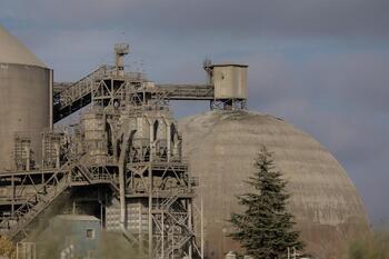 La inflación industrial nacional modera su caída al 2,9%