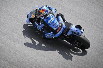 Alex Márquez domina en el estreno del test de Buriram