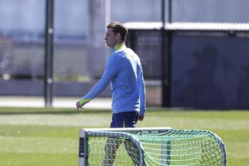 De Jong, entre 5 y 6 semanas de baja por una lesión muscular