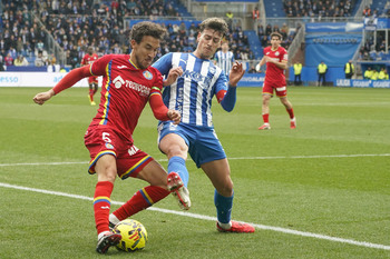 El Getafe reacciona y anula al Alavés
