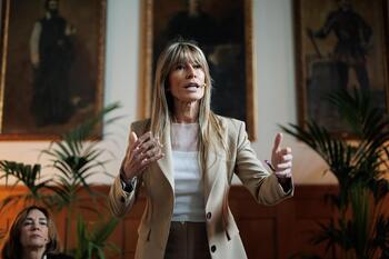 Begoña Gómez reclama su absolución si hay juicio