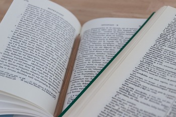 Berta Pérez gana el VIII Premio de Poesía Tino Barriuso