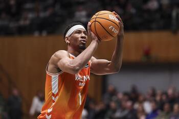 El Valencia Basket lo hace fácil ante el ASVEL
