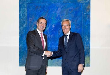 CaixaBank, primer banco que se une a ILUNION Legal Academy