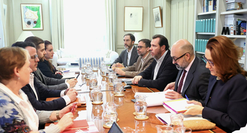 Los sindicatos no ceden ante Puente y mantienen la huelga