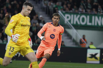 El Barça asedia al Elche y amplía el liderato

