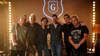 ‘Los mejores años de nuestra vida’ rinde tributo a Hombres G