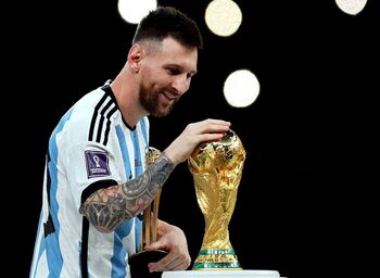 El balón, al servicio de un espectáculo global