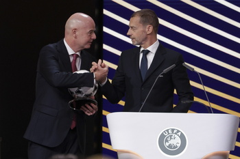 Infantino y Ceferin celebran el acuerdo de la Superliga