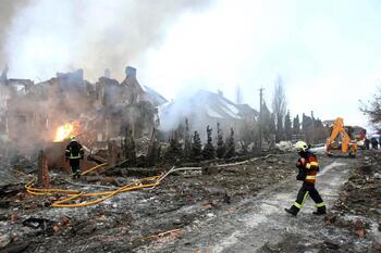 Cuatro muertos en Kiev tras otra noche de bombardeos rusos