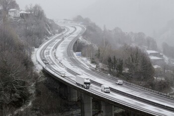 El temporal de frío y nieve afecta a 55 carreteras españolas