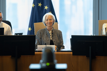 El BCE mantiene tipos pese a la escalada de la energía