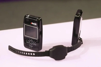 Denuncian fallos en pulseras de protección antimaltrato