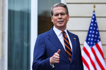 EEUU baraja desbloquear el crudo iraní para frenar los precios