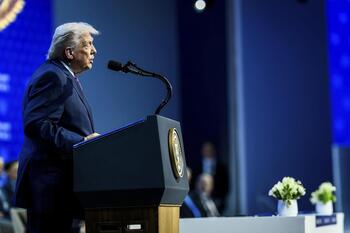 Trump defiende al ICE tra el tiroteo en Mineápolis