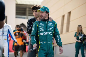Alonso no rueda en el primer día de test de F1 en Baréin
