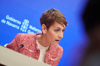 Chivite cesa a su vicepresidente primero y a su portavoz