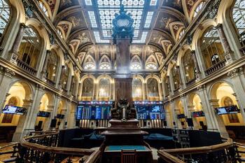 El Ibex 35 cae un 0,2% en la apertura