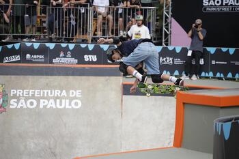 Egoitz Bijueska, campeón del mundo de skate con 15 años