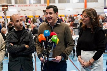 Moreno apunta a la vuelta parcial de vecinos a Grazalema