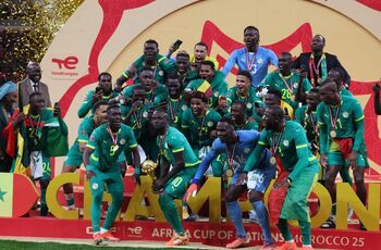 Senegal se corona en Marruecos y alza la Copa de África