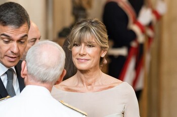 Begoña Gómez ya tiene su pasaporte para viajar a Londres