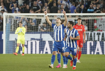 Los penaltis igualan el Alavés-Osasuna