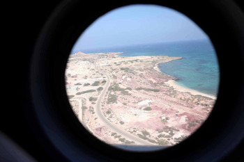 Irán cerrará Ormuz si EEUU ataca sus centrales eléctricas