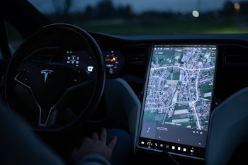 Tesla trae a España su conducción automática supervisada