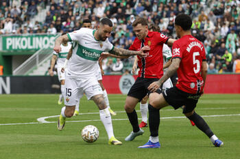 El Elche remonta y rompe su mala racha 