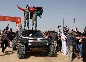 Al-Attiyah y Benavides se hacen con el Dakar