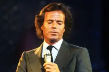 Julio Iglesias seguirá siendo Hijo Predilecto de Madrid